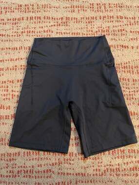Women's Best Biker Shorts Size Medium New Without Tag
